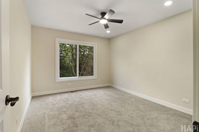 275 Farmhill Drive, Algonquin, IL 60102