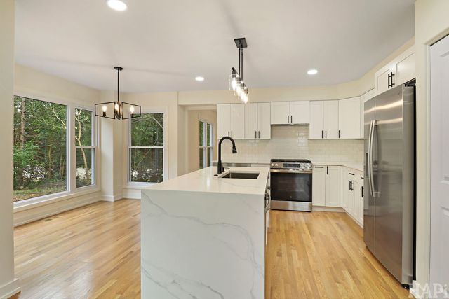 275 Farmhill Drive, Algonquin, IL 60102