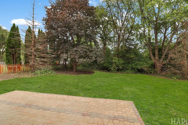 275 Farmhill Drive, Algonquin, IL 60102
