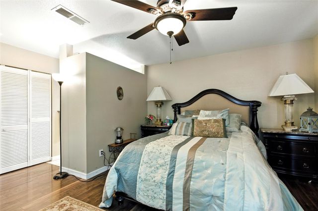 5054 Kleinway Drive, Houston, TX 77066