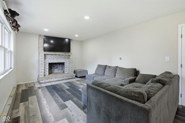 6932 W 10th Street, Indianapolis, IN 46214
