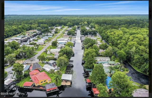 115 WALT Lane, Satsuma, FL 32189