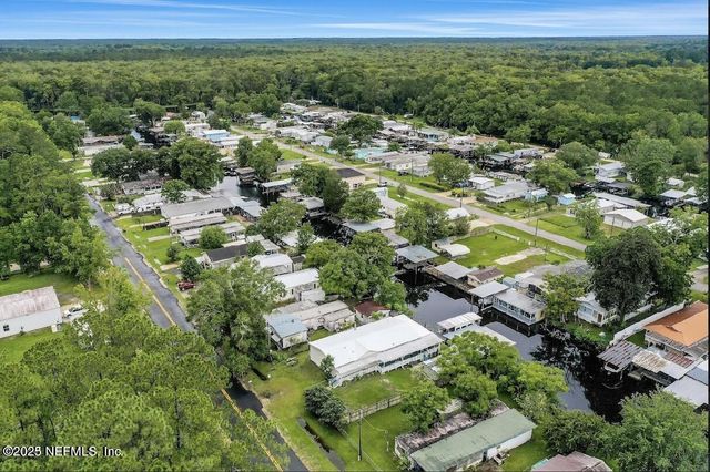 115 WALT Lane, Satsuma, FL 32189