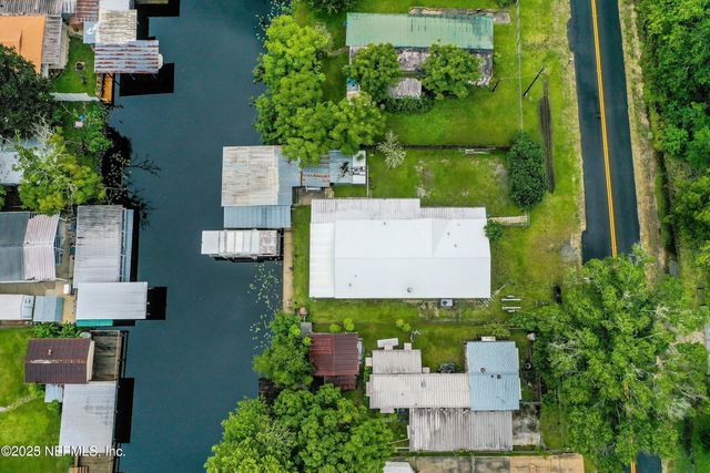 115 WALT Lane, Satsuma, FL 32189