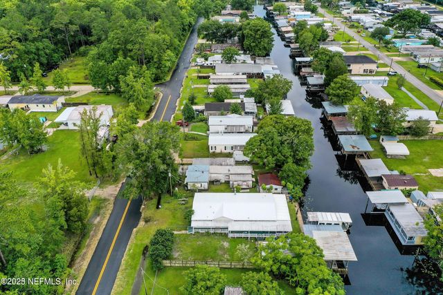 115 WALT Lane, Satsuma, FL 32189