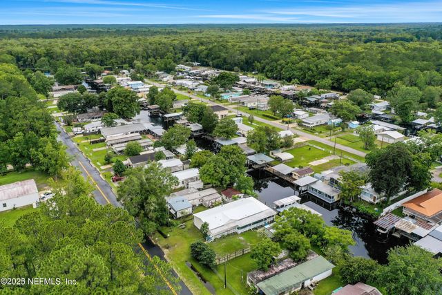 115 WALT Lane, Satsuma, FL 32189