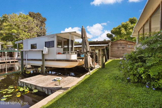 115 WALT Lane, Satsuma, FL 32189