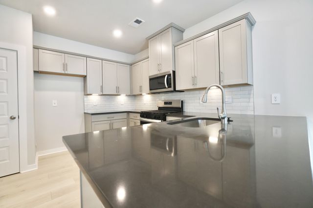 2233 Holmesburg Pvt Circle, Gallatin, TN 37066