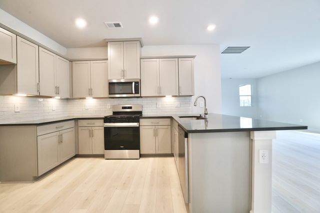 2233 Holmesburg Pvt Circle, Gallatin, TN 37066