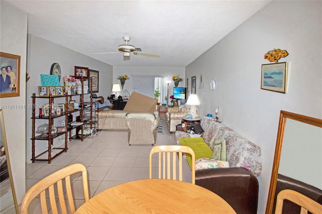 2112 NE 1st Way 203, Boynton Beach, FL 33435