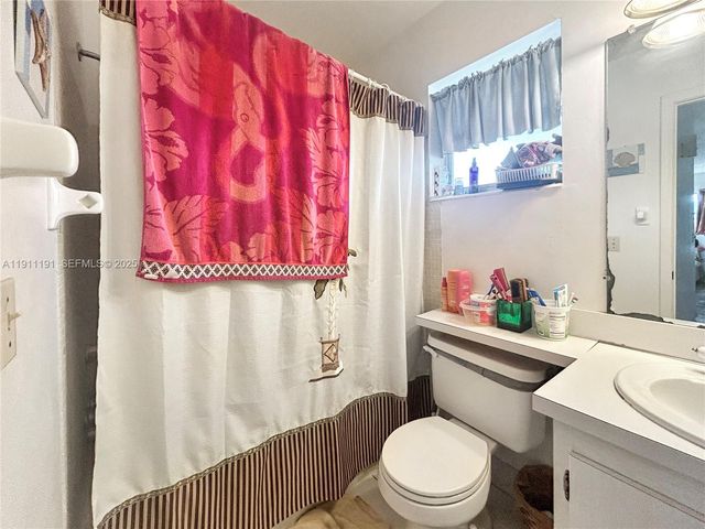 2112 NE 1st Way 203, Boynton Beach, FL 33435