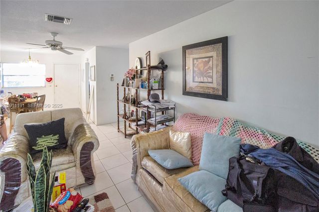 2112 NE 1st Way 203, Boynton Beach, FL 33435
