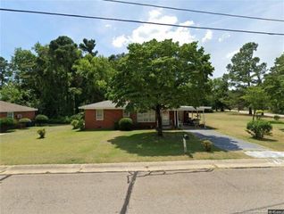 3037 Wedgewood Drive, Fayetteville, NC 28301