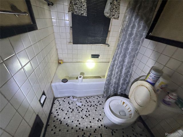 20233 Roselawn Street, Detroit, MI 48221