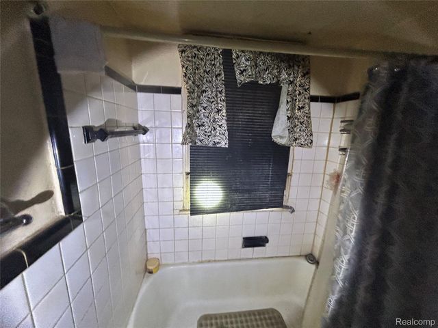 20233 Roselawn Street, Detroit, MI 48221