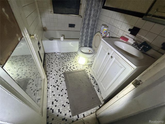 20233 Roselawn Street, Detroit, MI 48221