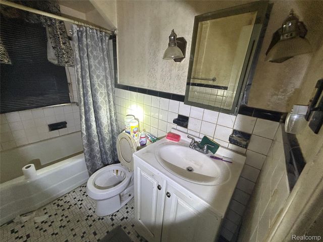 20233 Roselawn Street, Detroit, MI 48221