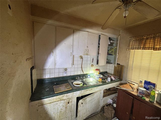 20233 Roselawn Street, Detroit, MI 48221