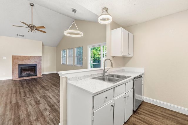 2000 Andover DR, Round Rock, TX 78664