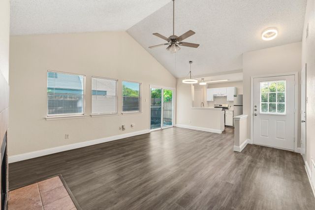 2000 Andover DR, Round Rock, TX 78664