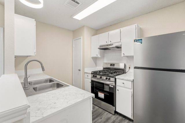2000 Andover DR, Round Rock, TX 78664