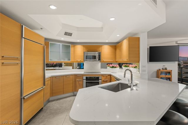 222 Karen Avenue 708, Las Vegas, NV 89109