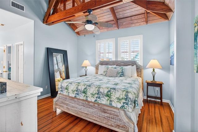 912 S 11th St, Port Aransas, TX 78373