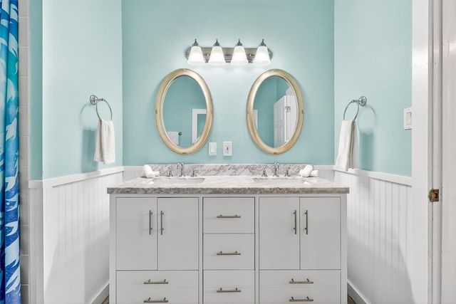 912 S 11th St, Port Aransas, TX 78373