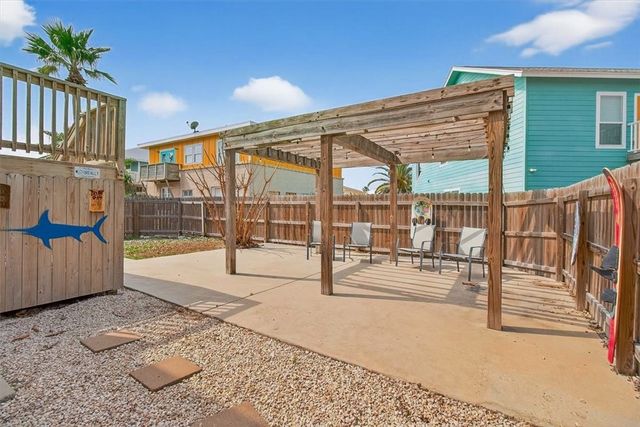 912 S 11th St, Port Aransas, TX 78373