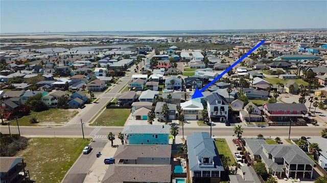 912 S 11th St, Port Aransas, TX 78373