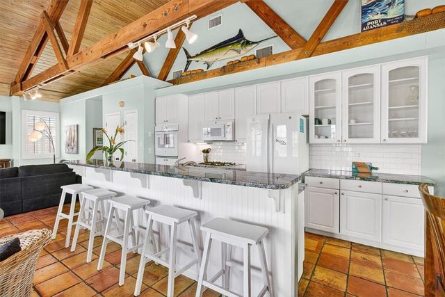 912 S 11th St, Port Aransas, TX 78373