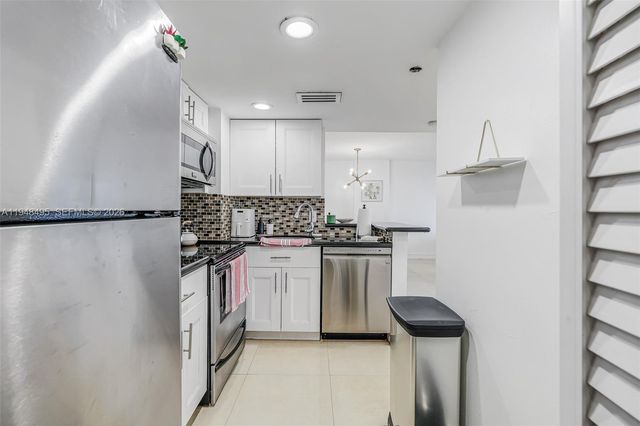 770 Claughton Island Dr 409, Miami, FL 33131