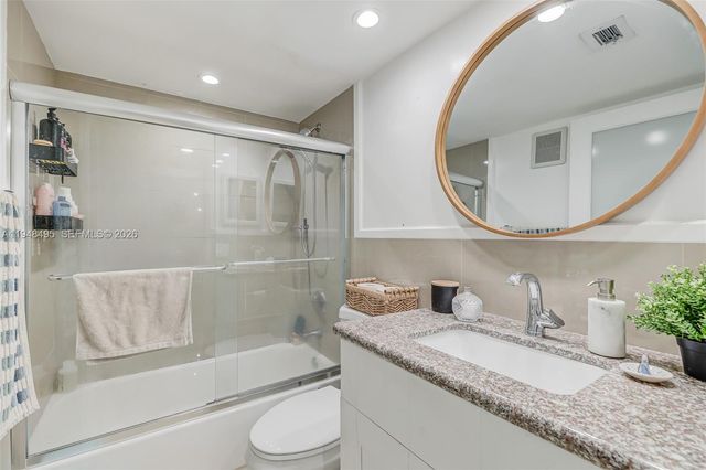 770 Claughton Island Dr 409, Miami, FL 33131