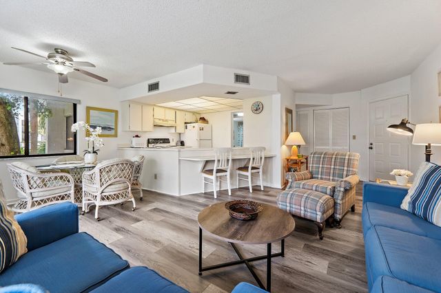 1605 S Us Hwy 1 D106, Jupiter, FL 33477