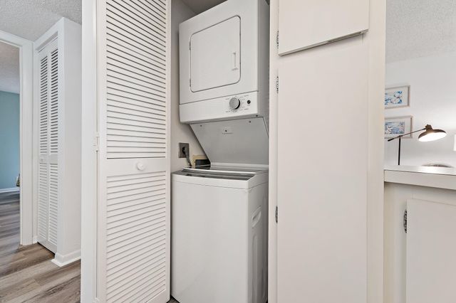 1605 S Us Hwy 1 D106, Jupiter, FL 33477
