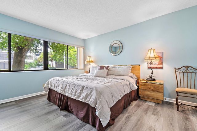 1605 S Us Hwy 1 D106, Jupiter, FL 33477