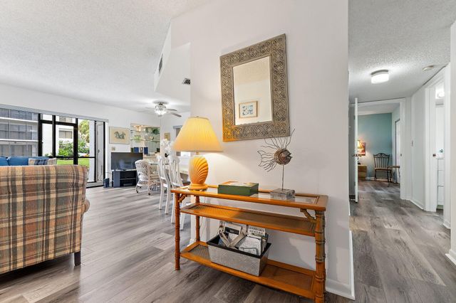 1605 S Us Hwy 1 D106, Jupiter, FL 33477
