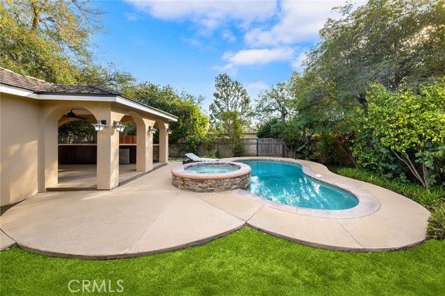 2270 Brentford Rd, San Marino, CA 91108