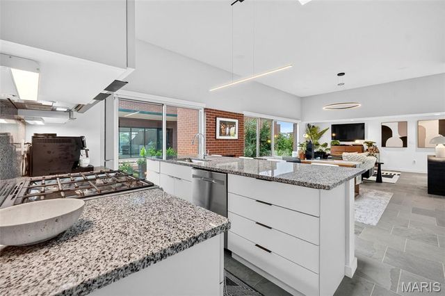 3830 Olive Street, St Louis, MO 63108