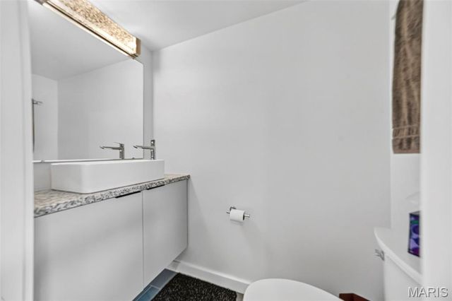 3830 Olive Street, St Louis, MO 63108