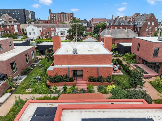 3830 Olive Street, St Louis, MO 63108