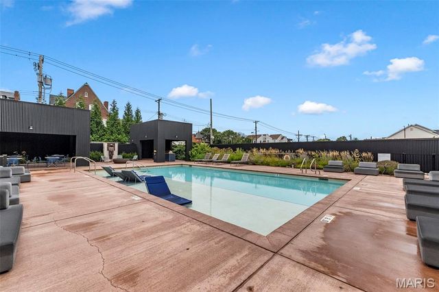 3830 Olive Street, St Louis, MO 63108