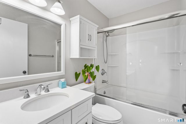 126 Hopmeadow Street APT 3H, Simsbury, CT 06089