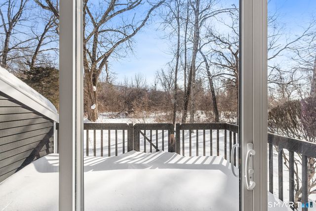 126 Hopmeadow Street APT 3H, Simsbury, CT 06089