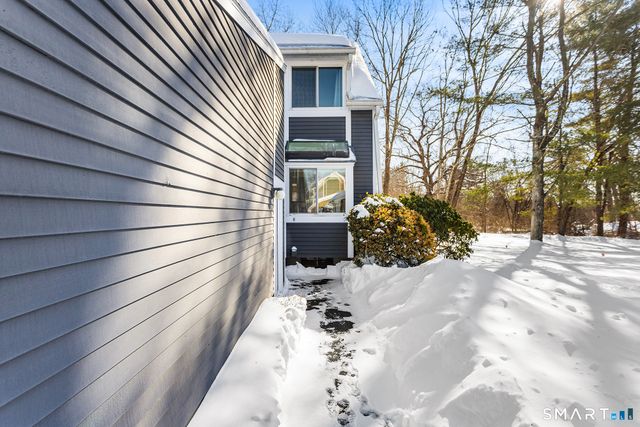 126 Hopmeadow Street APT 3H, Simsbury, CT 06089