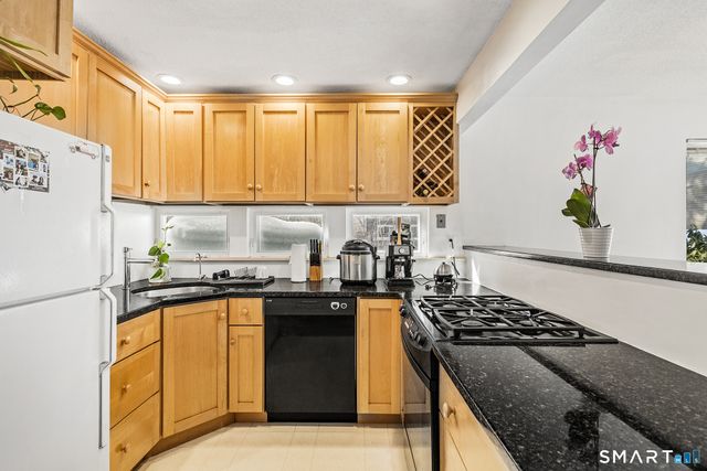 126 Hopmeadow Street APT 3H, Simsbury, CT 06089