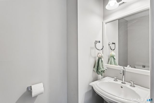 126 Hopmeadow Street APT 3H, Simsbury, CT 06089