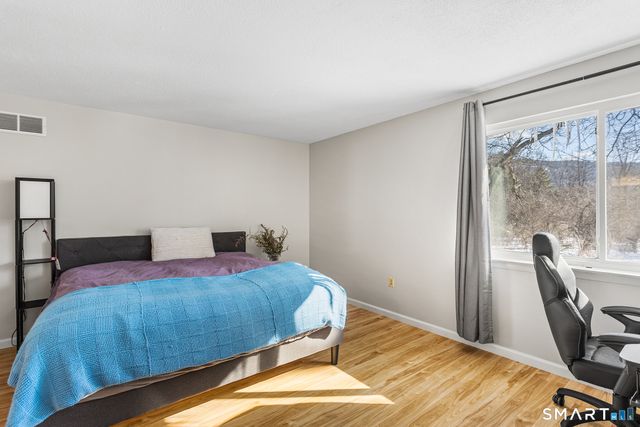 126 Hopmeadow Street APT 3H, Simsbury, CT 06089