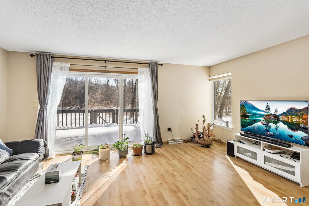 126 Hopmeadow Street APT 3H, Simsbury, CT 06089