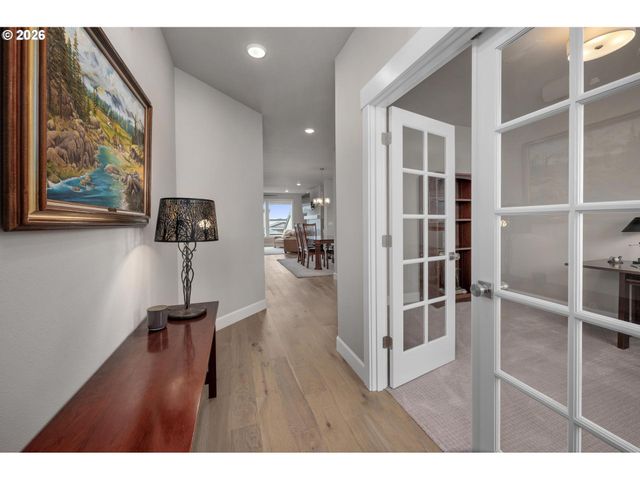 15152 Sw COOLWATER Ln, Portland, OR 97224